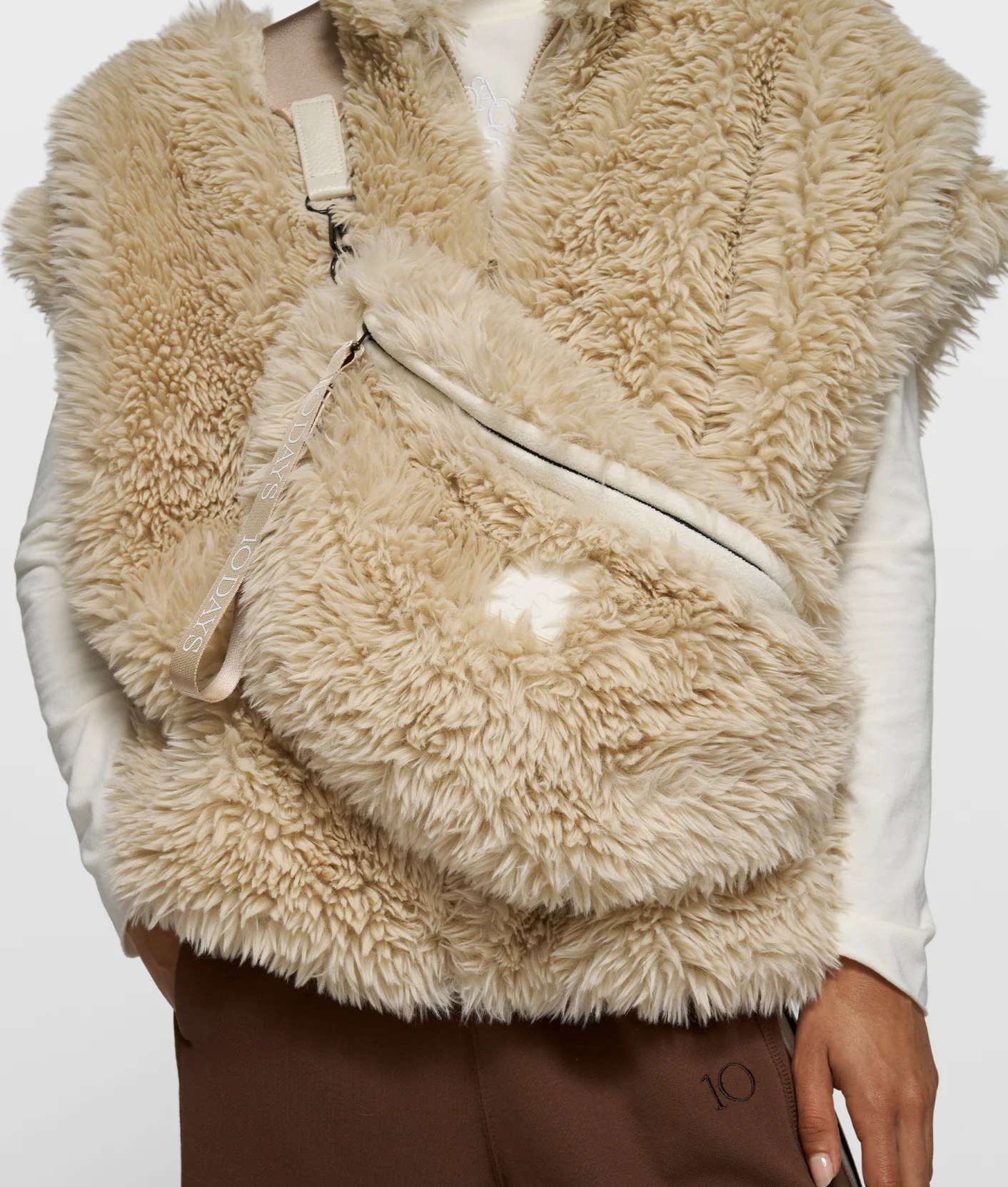 fluffy cross body bag 10DAYS