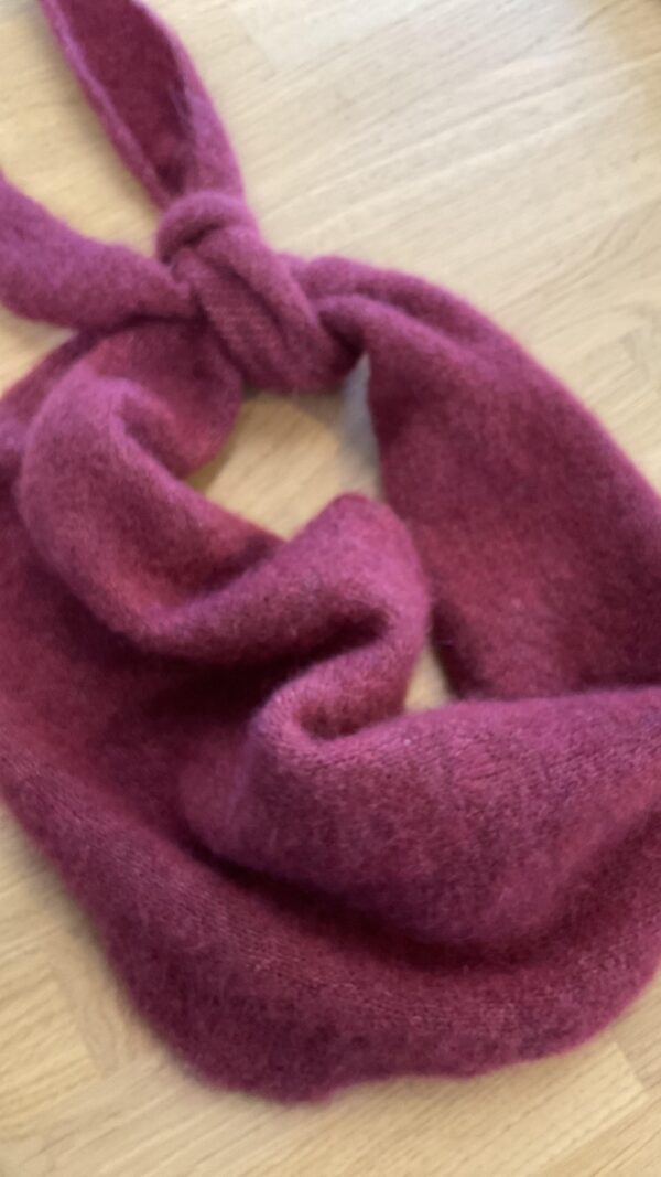 Scarf No Man's Land
