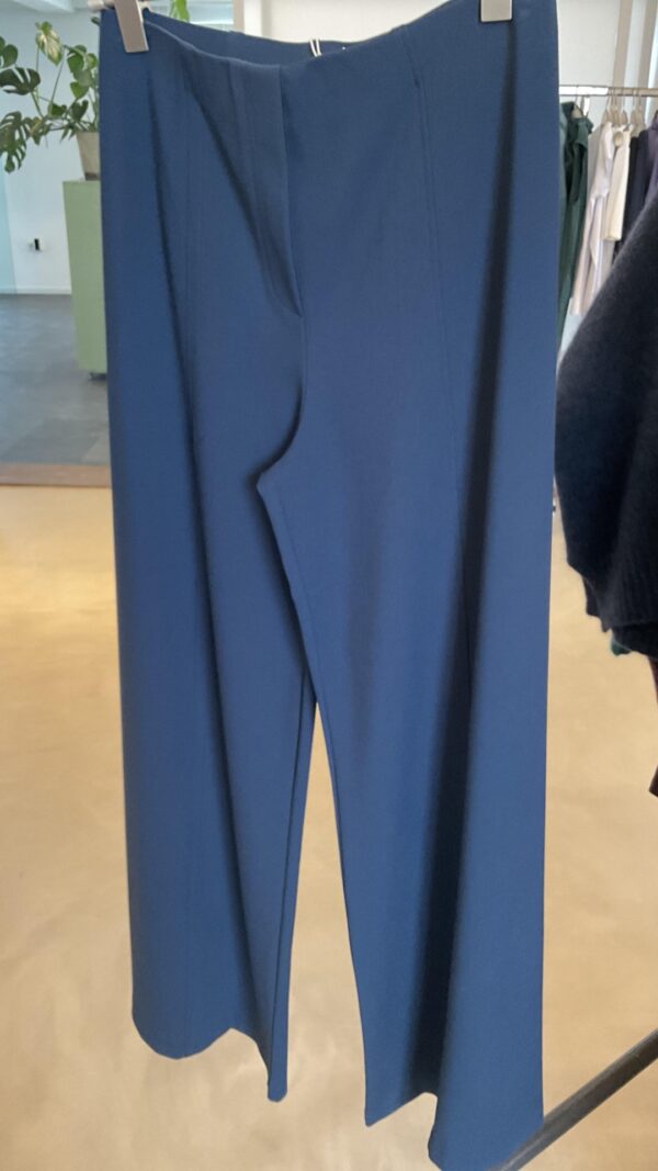 Trousers No Man's Land