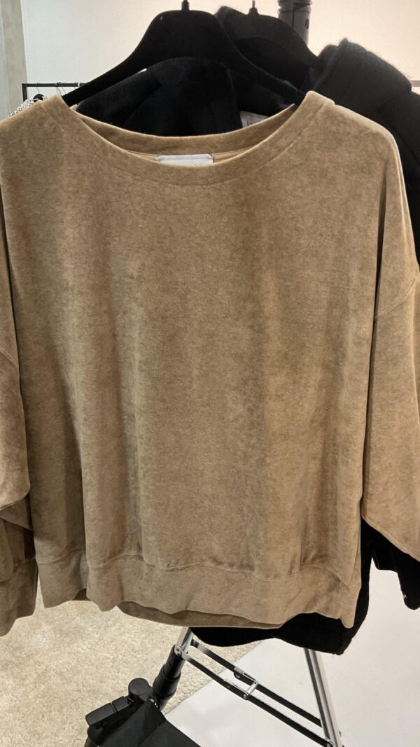 Monty Sweater Velour Love Sundaily