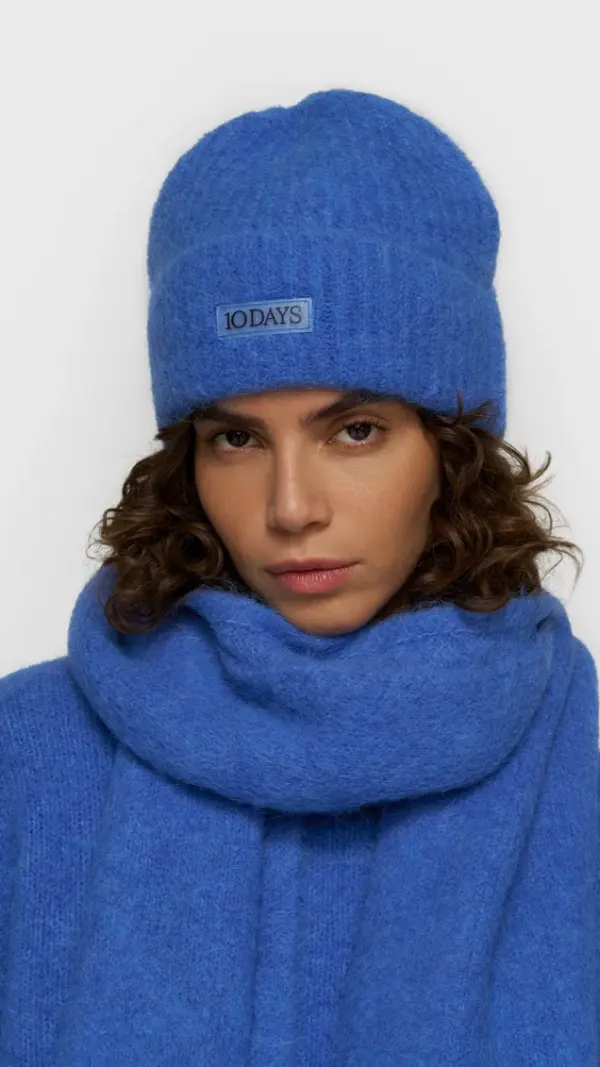 hairy beanie 10Days