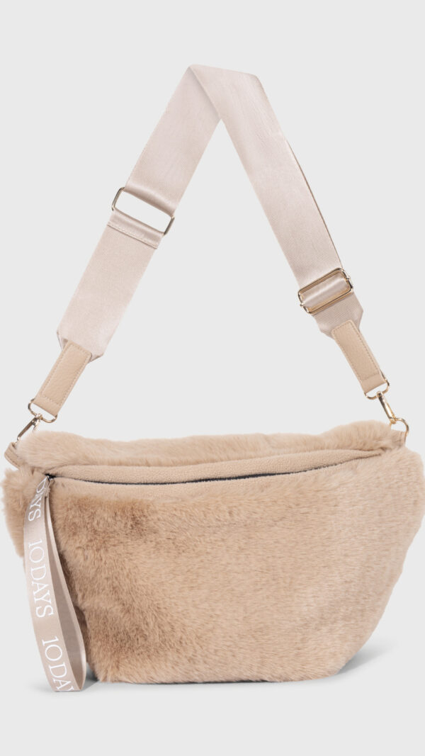 fluffy fanny pack 10DAYS